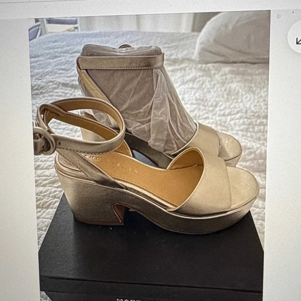 New! Marc Fisher Metallic Gold Sandals size 7 - Picture 4 of 8